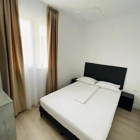 Paradox Cantacuzino 3* エフォリエ・スド