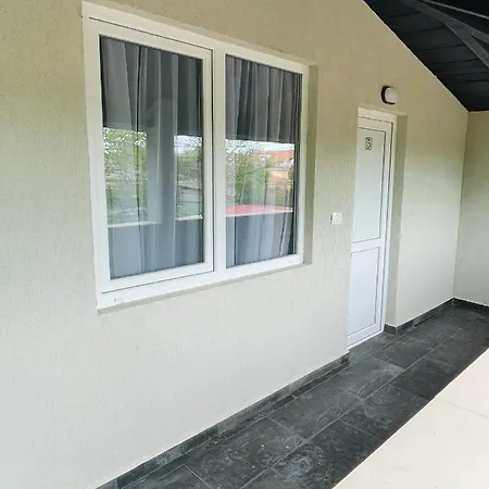 ゲストハウス Paradox Cantacuzino